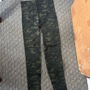 SPANX Kids Green Camouflage Leggings